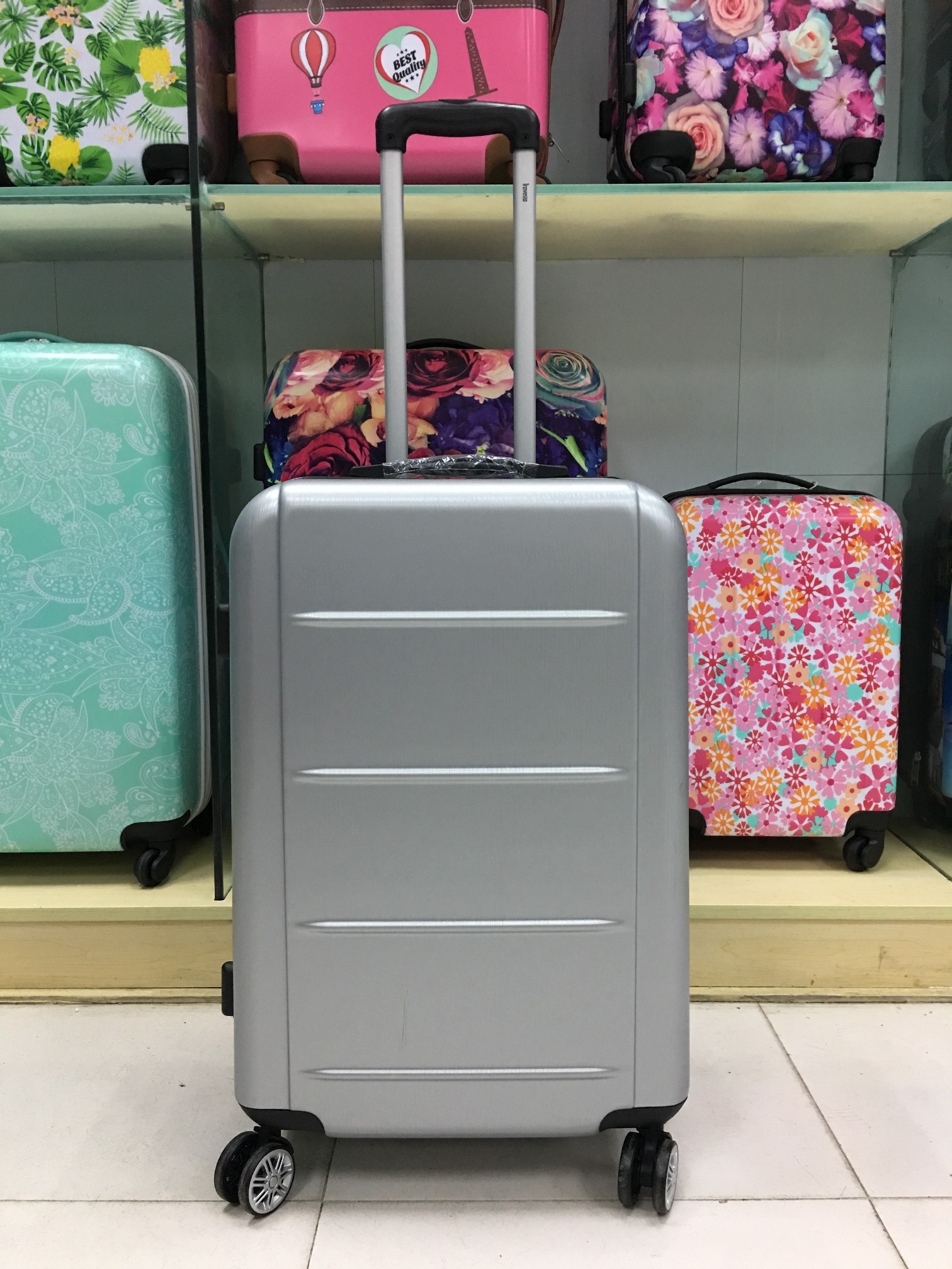 yanteng classic super light PC luggage in grey color