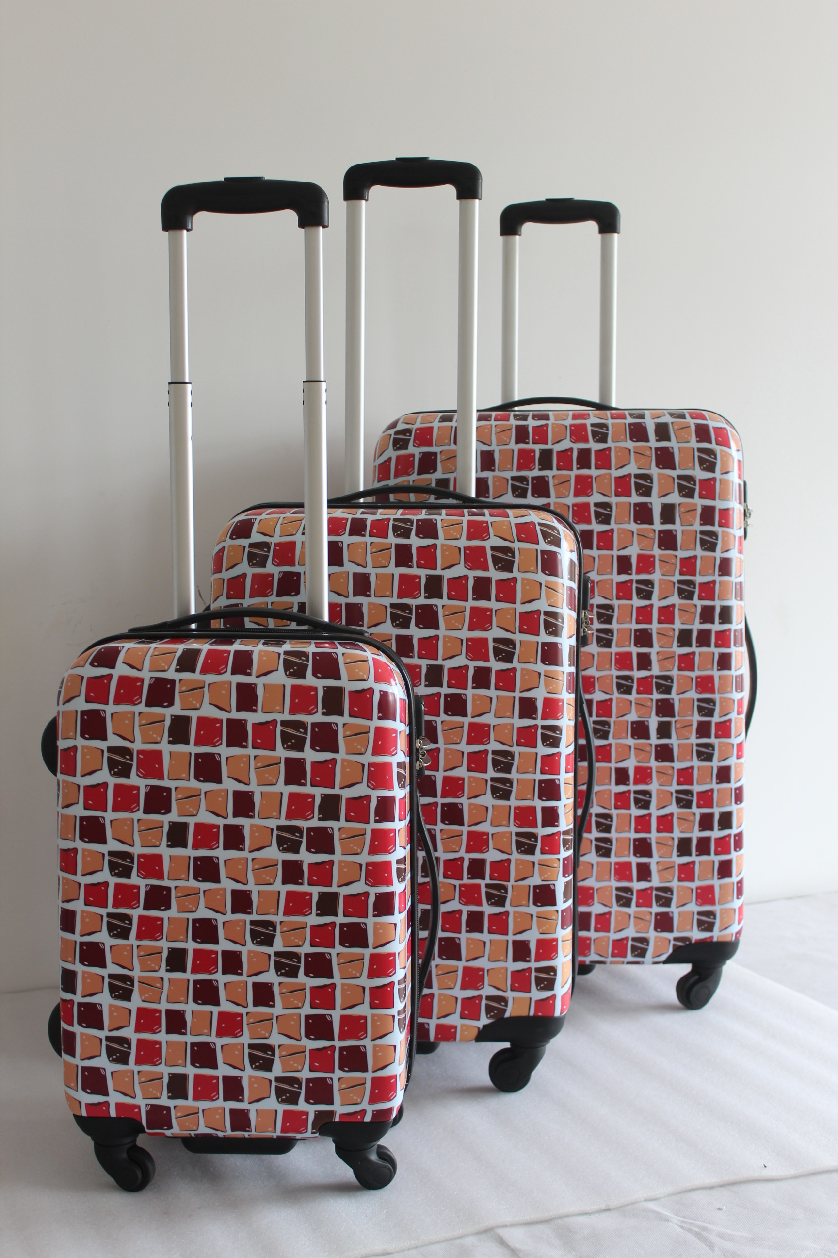 yanteng hard case luggage with well printing